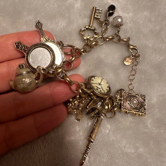 Vintage Wonderland Mirror Charms Bracelet - Picture 3 of 5